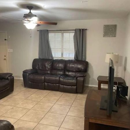 Great Getaway 2 Story Home! Harlingen Tx Buitenkant foto