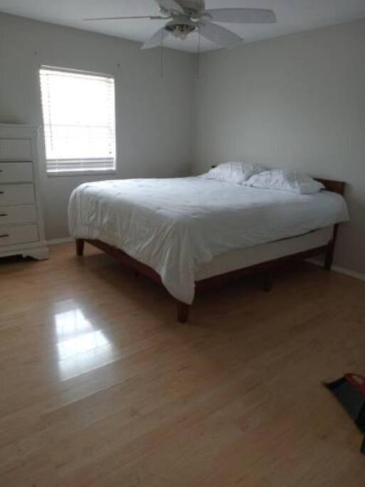 Great Getaway 2 Story Home! Harlingen Tx Buitenkant foto